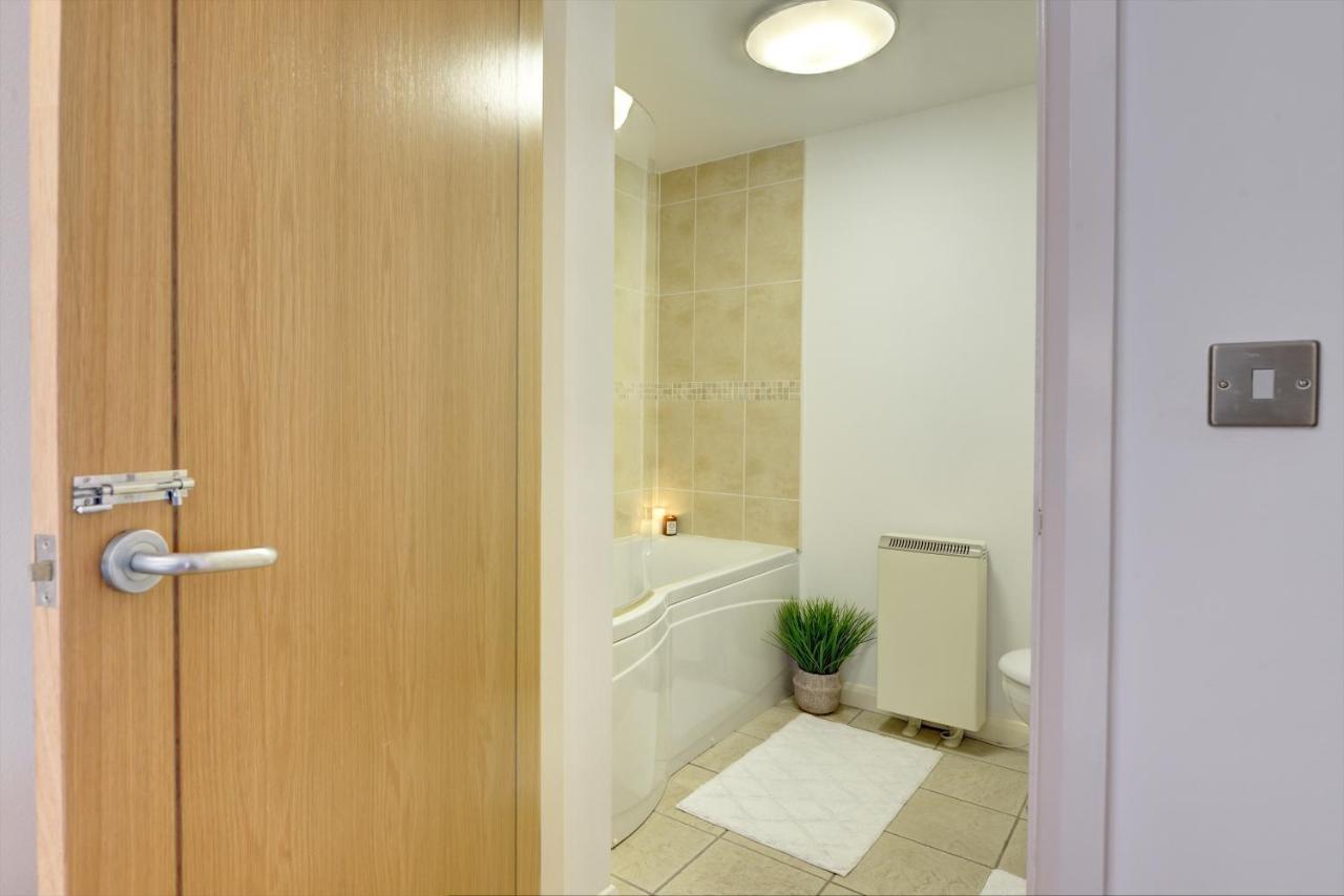 City Centre, 2 Bedroom, Secured Parking, 3 King Bed, Wifi Sleep 6 Guest Comfortable On Three King Size Beds, Jewellery Quarter , Birmingham City Centre , Allocated Secured Parking Exterior foto